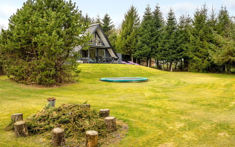 Brunhild - 300M to the Fjord: Tetto, Casa, Lotto, Casa, Villetta, Estate, Edifici Giardino, Shade, Log Cabin, Landscaping