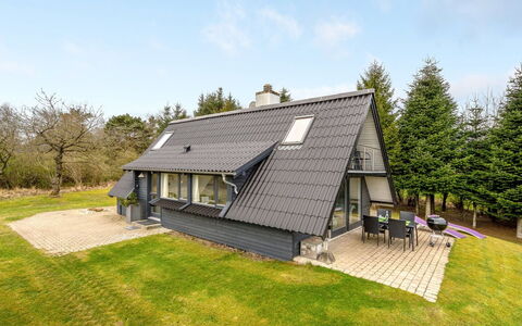Brunhild - 300M to the Fjord: Tetto, Casa, Lotto, Casa, Villetta, Estate, Edifici Giardino, Shade, Log Cabin, Landscaping