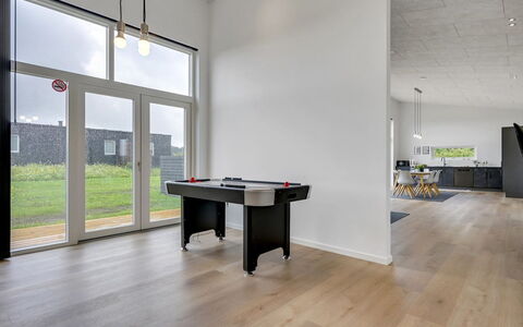 Aatami - 500M from the Sea: Zona Residenziale, Tetto, Sobborgo, Driveway, Estate, Camino