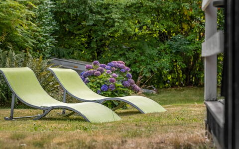 Brimi - 450M from the Sea: Mobili Da Esterno, Giardino, Groundcover, Prato, Shade, Sedia, Landscaping, Design, Parco
