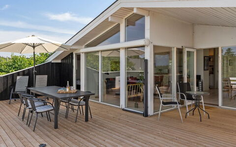 Drine - 700M from the Sea: Architettura, Tetto, Casa, Materiale Composito, Illuminazione Diurna, Raccordo, Driveway