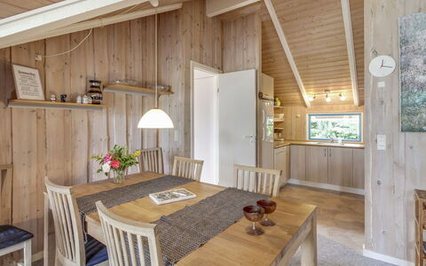 Dedo - 300M from the Sea: Tetto, Casa, Lotto, Casa, Villetta, Estate, Edifici Giardino, Shade, Log Cabin, Landscaping