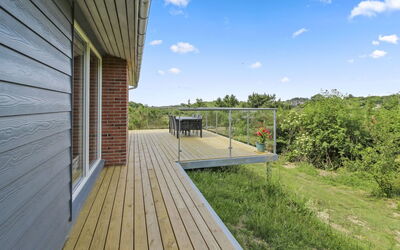 Lissi - 700M from the Sea