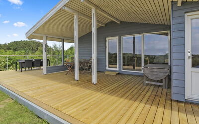 Lissi - 700M from the Sea