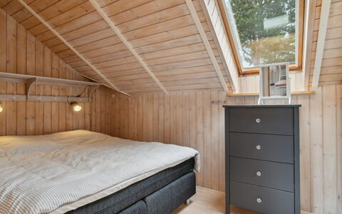 Stefani - 1Km from the Sea: Legna, Soffitto, Pavimentazione, Camera Da Letto, Interior Design, Pavimento, Letto, Mobilia, Casa, Camera
