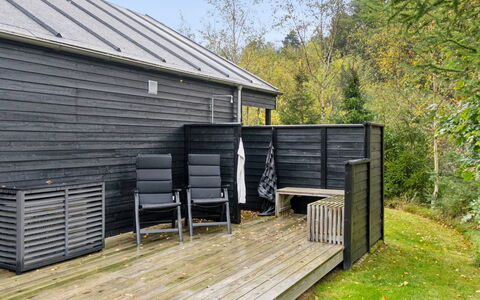 Benno - 2.1Km from the Sea: Legna, Color Legno, Plank, Latifoglie, Villetta, Deck, Raccordo, Shade, Pavimento In Legno, Edifici Giardino