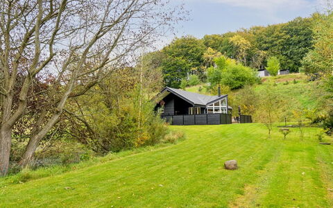 Benno - 2.1Km from the Sea: Tetto, Casa, Casa, Villetta, Raccordo, Estate, Driveway, Edifici Giardino, Cortile, Capannone