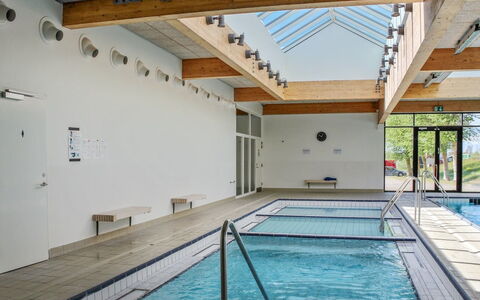 Milo - 5M from the Sea: Piscina, Pavimentazione, Pavimento, Materiale Composito, Soffitto, Ricorrere, Design, Centro Ricreativo, Piastrella, Illuminazione Diurna