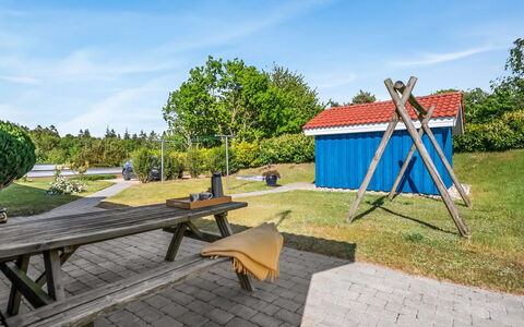 Sarita - 1Km from the Sea: Shade, Prato, Villetta, Giardino, Landscaping, Cortile, Parco, Edifici Giardino