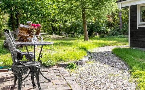 Fiallar - 7.5Km from the Sea: Zona Residenziale, Tetto, Sobborgo, Driveway, Estate, Camino