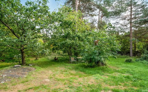 Fiallar - 7.5Km from the Sea: Zona Residenziale, Tetto, Sobborgo, Driveway, Estate, Camino