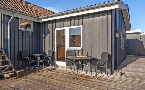 Gudserk - 50M from the Sea: Legna, Tetto, Casa, Villetta, Porta, Casa, Raccordo, Lotto, Edifici Giardino, Capannone