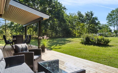 Teodora - 450M from the Sea: Arbusto, Villetta, Casa, Shade, Groundcover, Giardino, Cortile, Backyard, Edifici Giardino, Prato