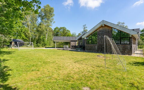 Aimy - 350M from the Sea: Tetto, Casa, Lotto, Casa, Villetta, Estate, Edifici Giardino, Shade, Log Cabin, Landscaping