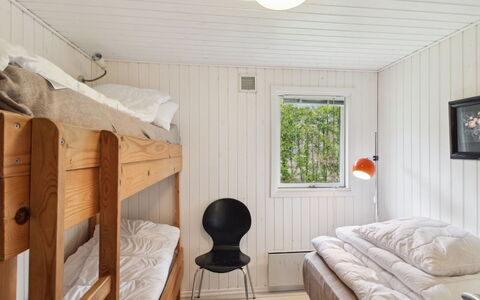 Iris - 300M from the Sea: Tetto, Casa, Casa, Villetta, Porta, Raccordo, Deck, Portico, Plank, Latifoglie