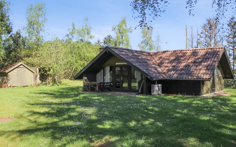 Melba - 8Km from the Sea: Blu, Arbusto, Villetta, Groundcover, Giardino, Estate, Shade, Landscaping, Agriturismo, Eco Hotel