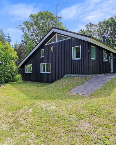 Ernestina - 500M from the Sea