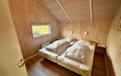 Kalli - 350M to the Fjord: Camera Da Letto, Pavimentazione, Legna, Pavimento, Letto, Interior Design, Soffitto, Lenzuolo, Bedding, Pavimento In Legno