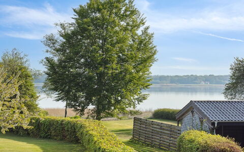 Bendine - 100M to the Fjord: Zona Residenziale, Tetto, Sobborgo, Driveway, Estate, Camino