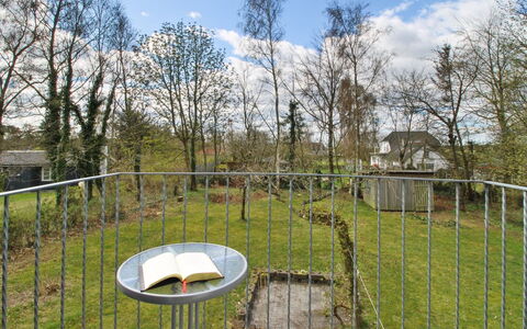 Bendine - 100M to the Fjord: Zona Residenziale, Tetto, Sobborgo, Driveway, Estate, Camino