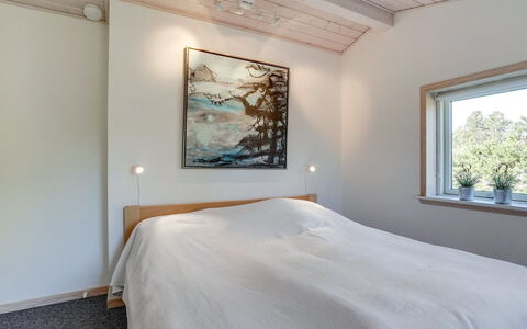 Jeldrik - 100M from the Sea: Legna, Soffitto, Pavimentazione, Interior Design, Pavimento, Camera Da Letto, Letto, Camera, Pavimento In Legno, Lenzuolo