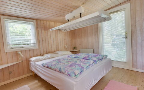 Hwelp - 200M from the Sea: Tetto, Casa, Casa, Villetta, Porta, Raccordo, Deck, Portico, Plank, Latifoglie