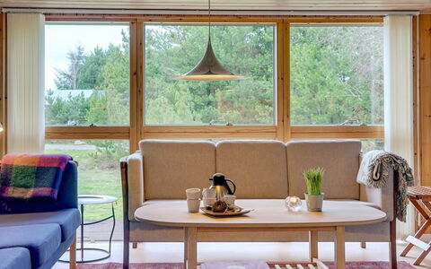 Joosua - 400M from the Sea: Mobilia, Pavimentazione, Interior Design, Pavimento, Legna, Soggiorno, Tavolo, Illuminazione, Casa, Pavimento In Legno