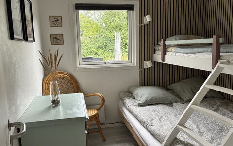Ika - 600M from the Sea: Letto, Mobilia, Camera Da Letto, Legna, Interior Design, Lenzuolo, Bedding, Pavimento, Pavimentazione, Telaio Del Letto