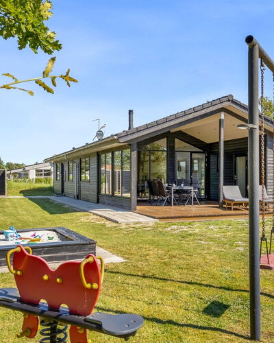 Jerrit - 225M from the Sea