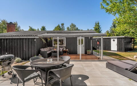 Leonor - 300M from the Sea: Casa, Tetto, Giardino, Villetta, Shade, Raccordo, Cortile, Backyard, Deck, Landscaping