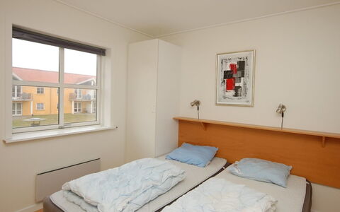 Runhild - 100M from the Sea: Parete, Legna, Interior Design, Pavimento, Appartamento, Pavimentazione, Mobilia, Camera, Letto, Soffitto
