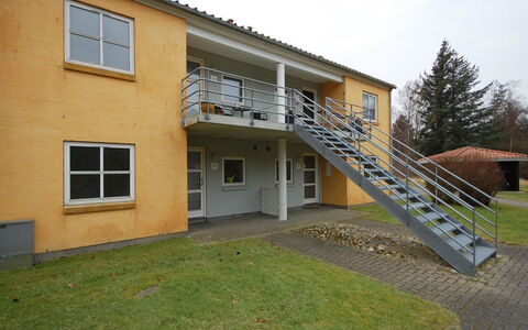 Runhild - 100M from the Sea: Casa, Porta, Portico, Estate, Balcone, Cortile, Prato, Corrimano, Le Scale, Driveway