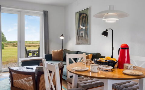 Jyrki - 100M from the Sea: Mobilia, Interior Design, Sedia, Tavolo, Legna, Cucina & Sala Da Pranzo Tavolo, Pavimentazione, Pavimento, Illuminazione, Sala Da Pranzo