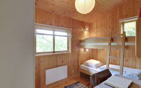 Gerasim - 400M from the Sea: Legna, Soffitto, Interior Design, Pavimentazione, Pavimento, Camera Da Letto, Color Legno, Latifoglie, Letto, Camera