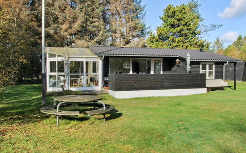 Herly - 50M from the Sea: Zona Residenziale, Tetto, Sobborgo, Driveway, Estate, Camino