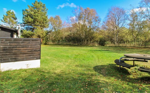 Herly - 50M from the Sea: Zona Residenziale, Tetto, Sobborgo, Driveway, Estate, Camino