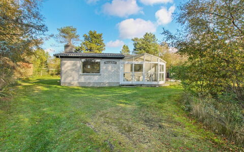 Herly - 50M from the Sea: Zona Residenziale, Tetto, Sobborgo, Driveway, Estate, Camino