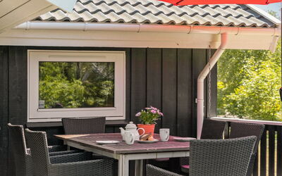 Esaline - 400M from the Sea