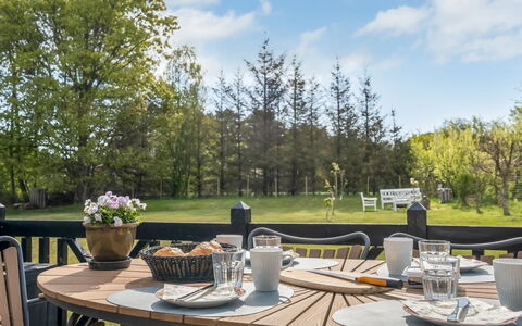 Fredegæst - 700M from the Sea: Mobilia, Mobili Da Esterno, Tavolo, Sedia, Tavolo Esterno, Cucina & Sala Da Pranzo Tavolo, Shade, Giardino, Prato, Landscaping