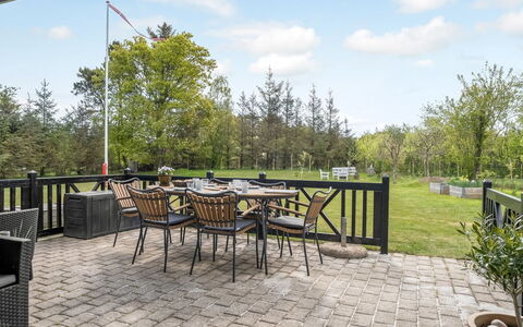 Fredegæst - 700M from the Sea: Mobilia, Sedia, Mobili Da Esterno, Tavolo, Tavolo Esterno, Paesaggio, Lotto, Cucina & Sala Da Pranzo Tavolo, Giardino, Shade