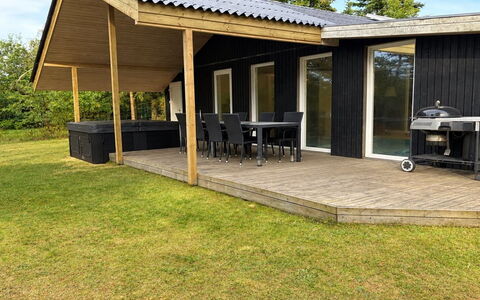 Aud - 300M from the Sea: Piscina, Catena Montuosa, Eco Hotel, Ricorrere, Estate, Valle, Villa, Landscaping, Resort Citta ', Backyard