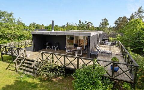 Otso - 200M from the Sea: Tetto, Casa, Casa, Villetta, Porta, Raccordo, Deck, Portico, Plank, Latifoglie