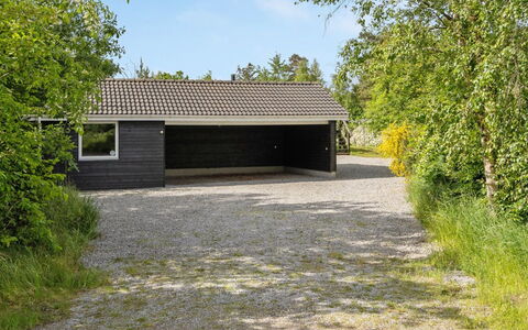 Otso - 200M from the Sea: Tetto, Casa, Casa, Villetta, Porta, Raccordo, Deck, Portico, Plank, Latifoglie