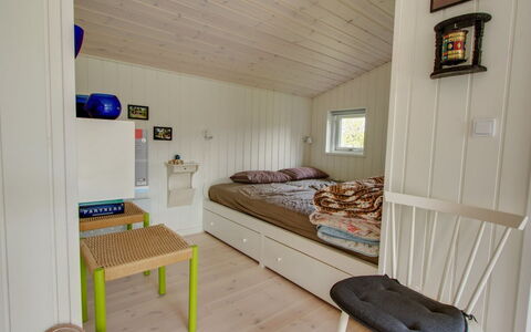 Fleur - 50M from the Sea: Pavimentazione, Interior Design, Pavimento, Mobilia, Legna, Soffitto, Camera Da Letto, Camera, Letto, Pavimento In Legno