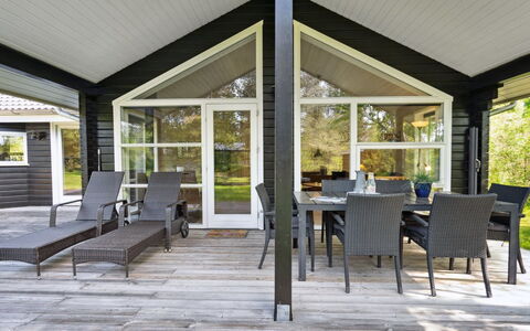 Hejdi - 350M from the Sea: Tetto, Casa, Casa, Villetta, Porta, Raccordo, Deck, Portico, Plank, Latifoglie