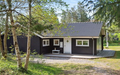 Hejdi - 350M from the Sea