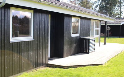 Tayler - 1.8Km from the Sea