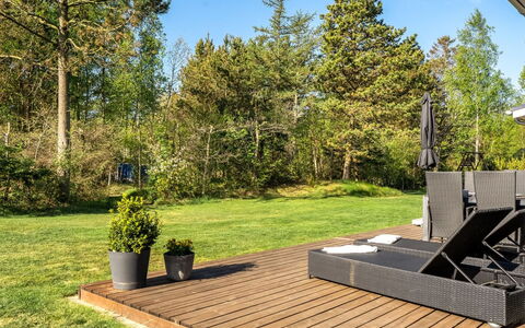 Meline - 350M from the Sea: Tetto, Casa, Casa, Villetta, Raccordo, Estate, Driveway, Edifici Giardino, Cortile, Capannone