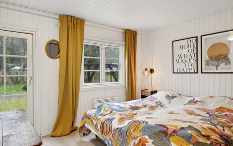 Astrid - 875M from the Sea: Legna, Interior Design, Camera Da Letto, Letto, Pavimento, Mobilia, Lenzuolo, Casa, Soffitto, Biancheria