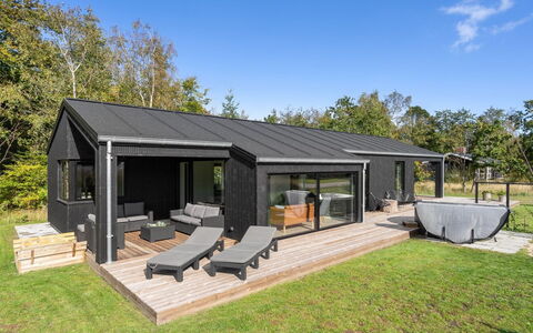 Sinna - from the Sea: Legna, Casa, Portico, Deck, Latifoglie, Tetto, Color Legno, Pavimento In Legno, Eco Hotel